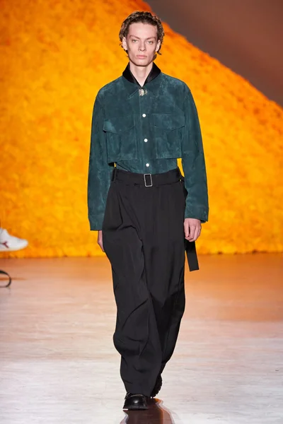 Look 37